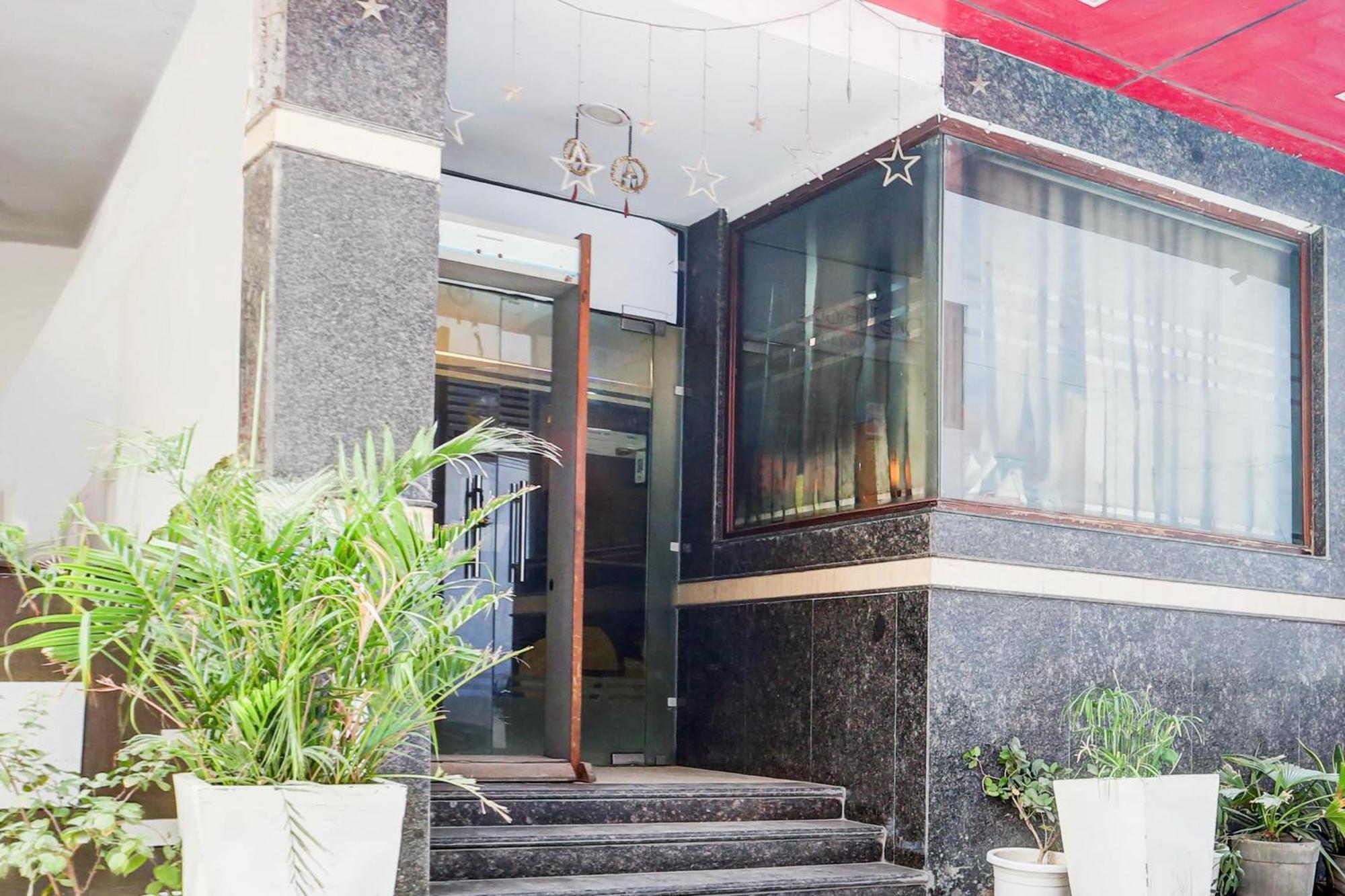 Collection O Mahipalpur Near Airport Formerly Jindal Palace Hotel *