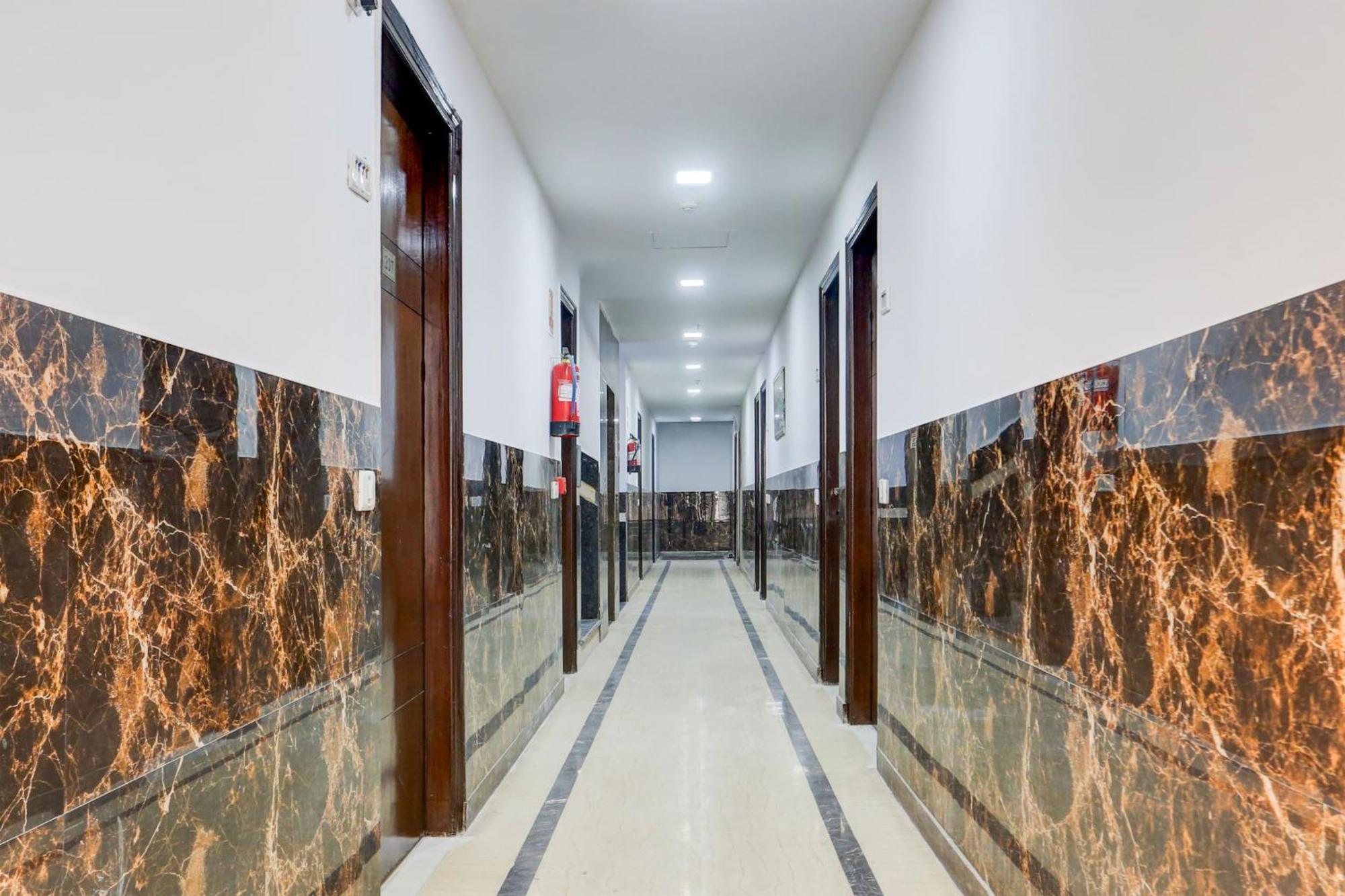 Hotel Collection O Mahipalpur Near Airport Formerly Jindal Palace New Delhi